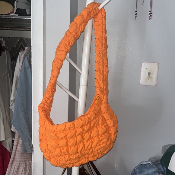 Urban Outfitters MAX QUILTED CROSSBODY BAG IN ORANGE - Picture 2 of 5